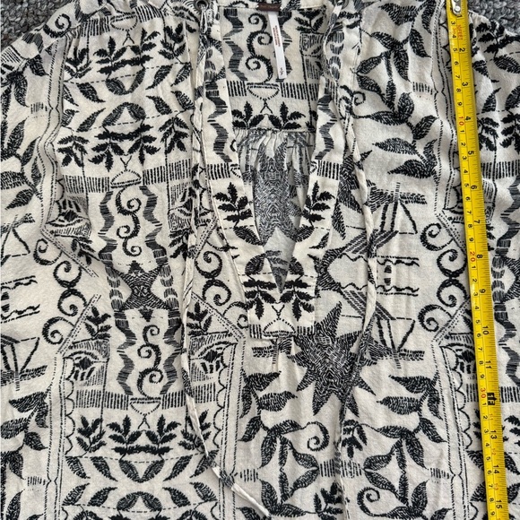 Free People Mia Tunic Cream and Black Aztec Bohemian Top Small Womens - Picture 3 of 9